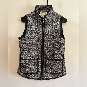 3/$20 Cambridge Dry Goods Black/White Puffer Vest Small
